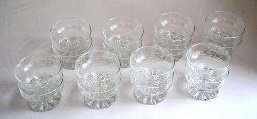 16X GLASS BOWLS ON PEDISTAL STAND - D105mm H75mm
