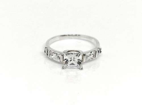 Genuine Solid 925 Silver Engagement Style Ring