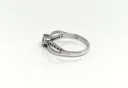 Genuine Solid 925 Silver Solitaire Engagement Style Ring