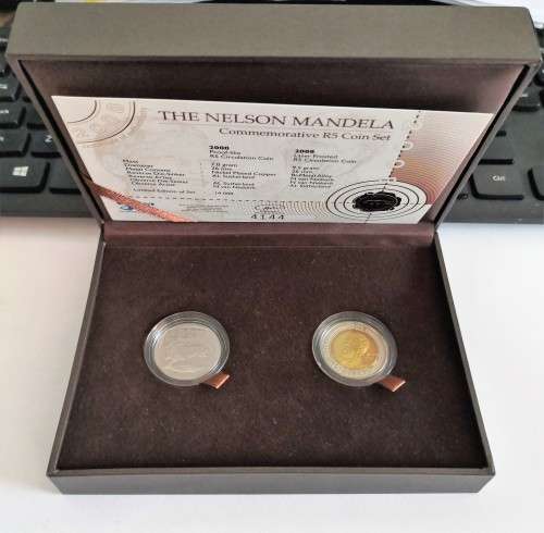 WOW !!!! The Nelson Mandela Commemorative R5 Coin Box Set - Nr 4144 of 14000
