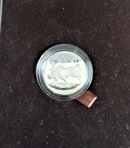 WOW !!!! The Nelson Mandela Commemorative R5 Coin Box Set - Nr 4144 of 14000