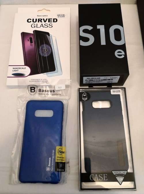 WOW !!! 3 Weeks Old Samsung Galaxy S10e Like New Complete 128gig