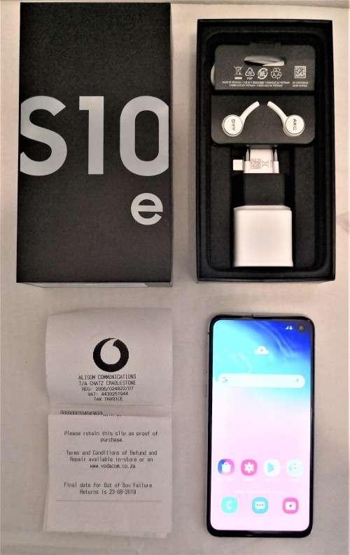 WOW !!! 3 Weeks Old Samsung Galaxy S10e Like New Complete 128gig