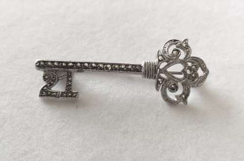Vintage Silver 21 Special key Brooch Pin with Marcasite stones set, no stones missing!!!