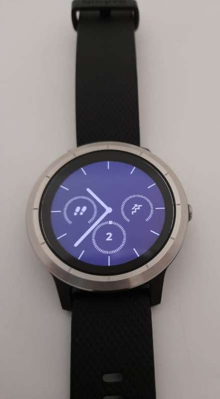 Wow!!!! Garmin Vivoactive 3 Smart Watch, Like New Hardly used ,complete with box !!!