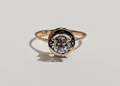 9ct Gold Vintage Handmade Solitaire Style Ring With White Gemstone