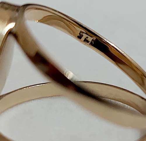 R1 Start!!! 9ct Solid Yellow Gold Large Marbie Pearl ,Double band ,Solitaire Style Ring.