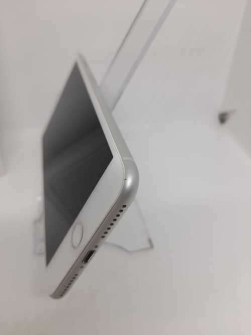 Iphone 8 Plus 64gig ,local stock ,very clean Phone with box and all accessories