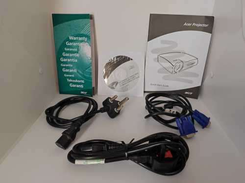 Acer Projector, with box and Cables and Manuals, Working 100% Hardly used, see full description