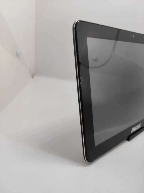 Mecer Tablet 10.1` Pad 3G model 101P51C with box and all accessories.