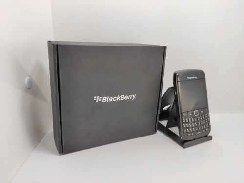 Like New Original Blackberry Bold 9780 with Box and all accessories, Battery excellent!!!