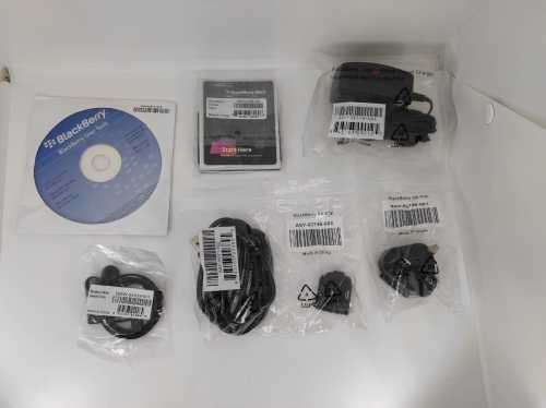 Like New Original Blackberry Bold 9780 with Box and all accessories, Battery excellent!!!