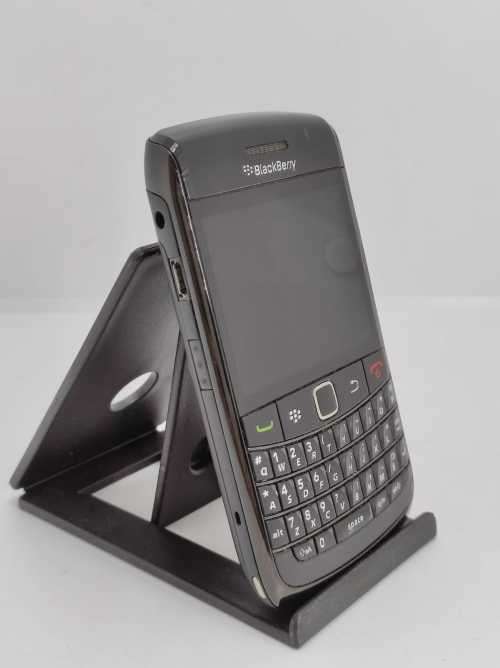 Like New Original Blackberry Bold 9780 with Box and all accessories, Battery excellent!!!