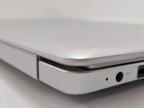 Connex Slim Book Laptop, 14.1", comes with Box and Charger, see full Description!!!