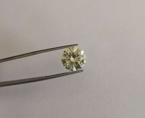 WOW!!! 5.02ct Brilliant Round, Moissanite Diamond, K-L Colour and VS2 Clarity