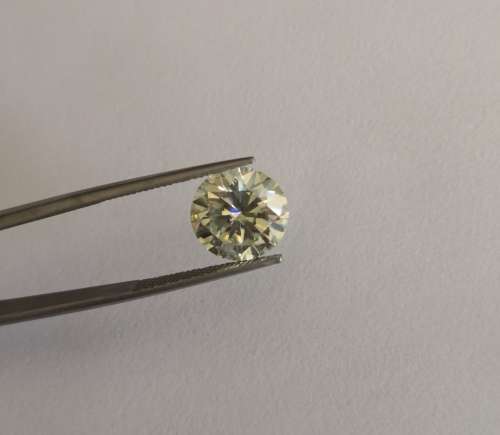 WOW!!! 5.02ct Brilliant Round, Moissanite Diamond, K-L Colour and VS2 Clarity