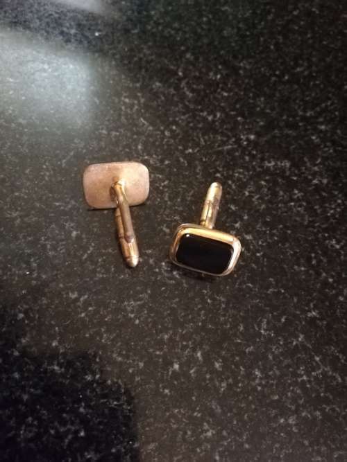 Vintage petite Gold colour watch and cufflink set, sold together as one lot