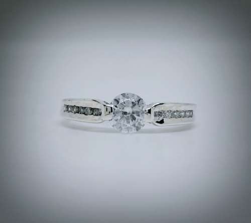 Solid 925 Silver Designer Engagement Solitaire Style Ring