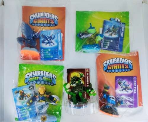 Skylanders Imaginators Game with 5 x New Skylander Figurines, Sold as a set !!!