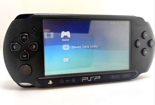 R1 Low Start !!! Sony PSP with 4 x Games, Sold as a lot, comes with Charger!!!