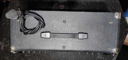 Behringer V-ampire LX210 Guitar Amplifier, See full description as per pictures !!!