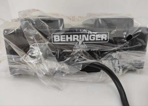 Behringer V-ampire LX210 Guitar Amplifier, See full description as per pictures !!!
