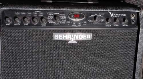 Behringer V-ampire LX210 Guitar Amplifier, See full description as per pictures !!!