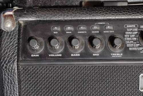 Behringer V-ampire LX210 Guitar Amplifier, See full description as per pictures !!!