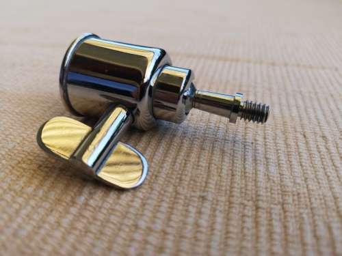 Micro ball head with 1/4 mount to support a phone holder, flash or any other ligth weight equipment