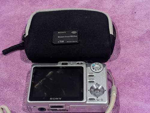 Sony Cyber Shot 7.2 Mega Pixel Camera