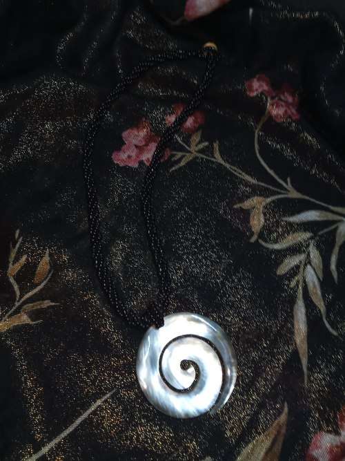 Chain with mother of pearl Pendant