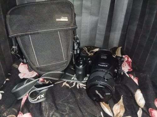 Fujifilm Finepix S6500fd Digital camera (Market Price R 5000)
