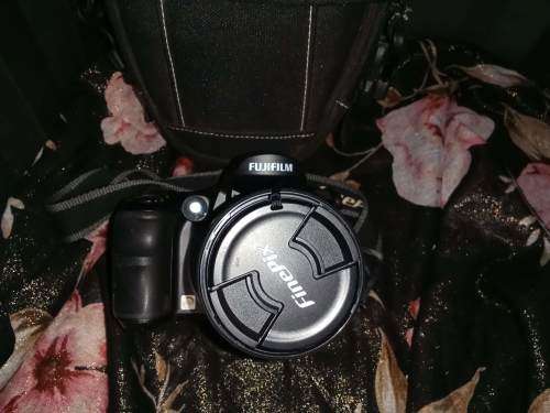 Fujifilm Finepix S6500fd Digital camera (Market Price R 5000)