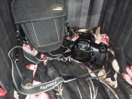 Fujifilm Finepix S6500fd Digital camera (Market Price R 5000)