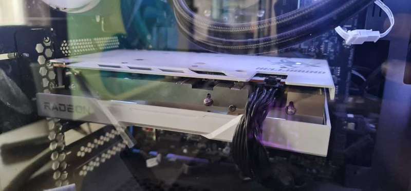 Hellhound Spectral White AMD Radeon RX 6650 XT 8GB GDDR6