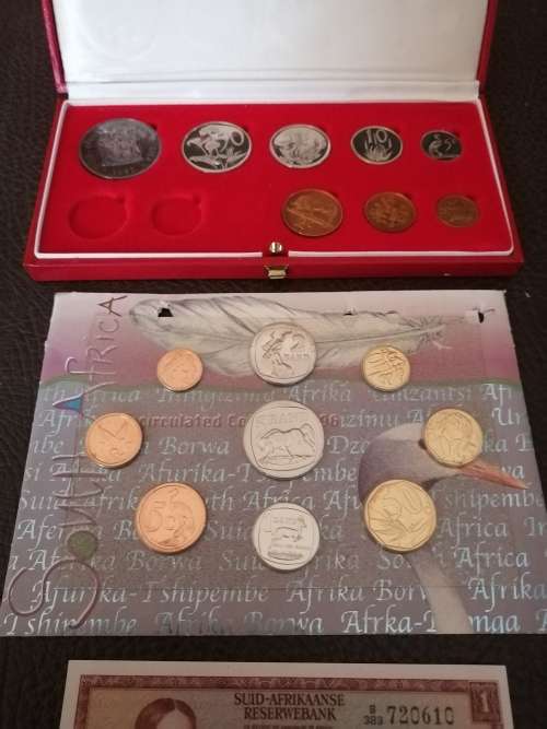 EVERYTHING MUST GO!!! Lot of coins and one banknote. See description for details.