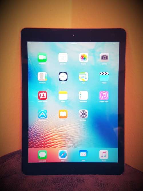 IPAD AIR 16GB Wifi Excellent condition!