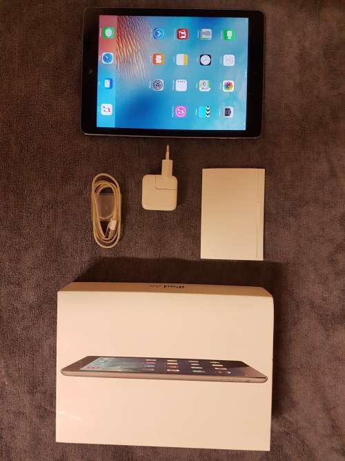 IPAD AIR 16GB Wifi Excellent condition!
