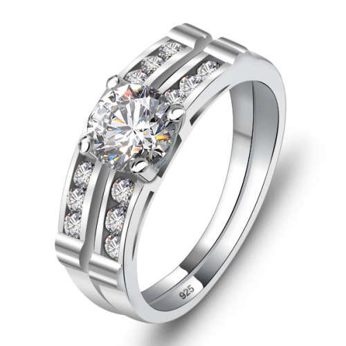 EXQUISITE!!! 0.66ct Cr.Diamond Engagement Ring and Wedding Band. Size 6