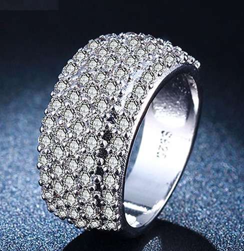 Breathtaking! 0.77ct Sparklings Cr.Diamonds Engagement Ring - Size 7 / O / 17.3mm