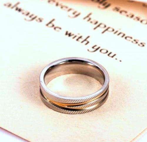 316L Stainless Steel Comfort 6mm Gold Stripe Wedding Band. Ring Size 6.5 / N / 17mm