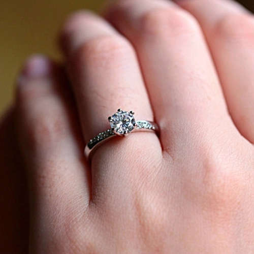 GORGEOUS!! Sparkling 1.46ct Cr.Diamond and Accents Engagement Ring - Size 8 / Q