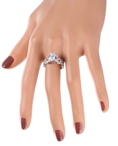 SENSATIONAL! Sparkling 1.40ct Cr.Diamond Designer Leaf Engagement Ring - Size 6/M/16.3mm