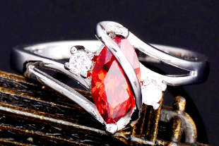 ASHA CRAFT JEWELLERY. 1.00CT CR.DIAMONDS & GARNET LADIES RING - Size 9/S/19mm