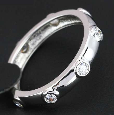 Gorgeous 0.40 Carat Cr. Diamond Anniversary Ring. Size 8 / Q