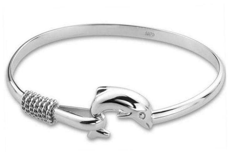 Beautiful Dolphin Bangle S925 Luxuriously plated in Platinum!