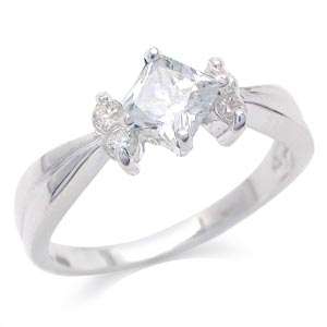 [R 2 000.00] Size 5 - Exquisite 0.81ct White Topaz Engagement Ring