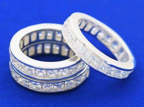 DAMAGED ITEM: Engagement Ring With 3.15ctw Cubic zirconia Designed in 925 Sterling silver - Sz 7 / O