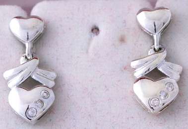 Brand New 925 SOLID Sterling Silver HEART Dangle Earrings (8014)