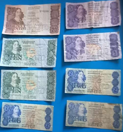 1 x 20rand 2x10 rand  5 rand 3x2 rand